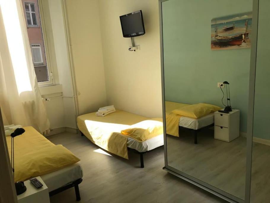 Appartamento In Zona Bocconi Mailand Exterior foto